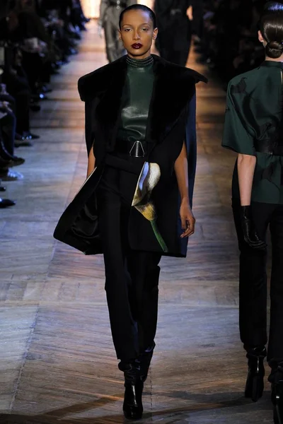 Look 14